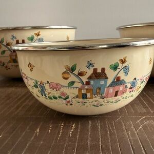 Vintage international stoneware heartland, enamel mixing bowls